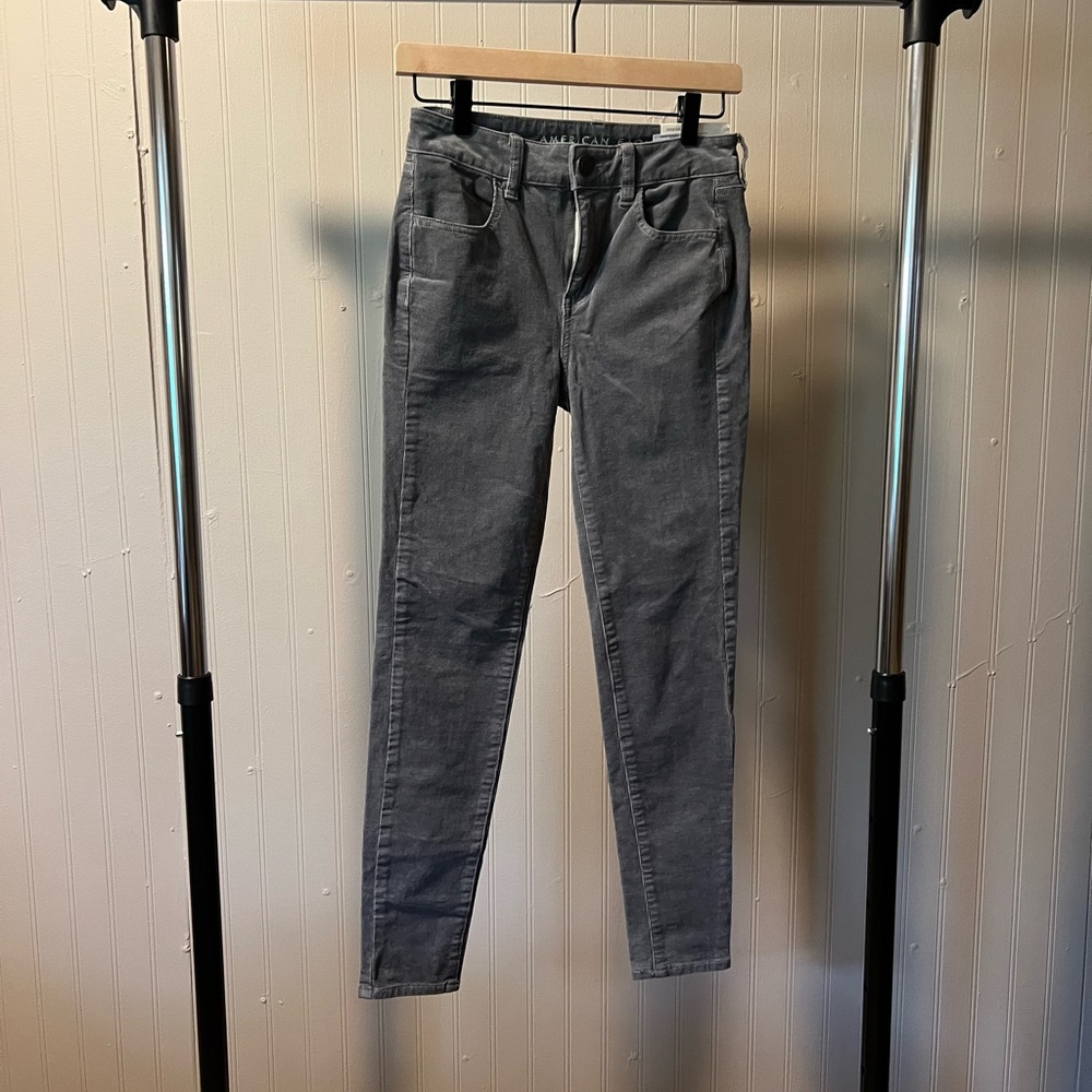 American Eagle Hi-Rise Jegging - NWT - Size 0 Short - Color Gray Corduroy